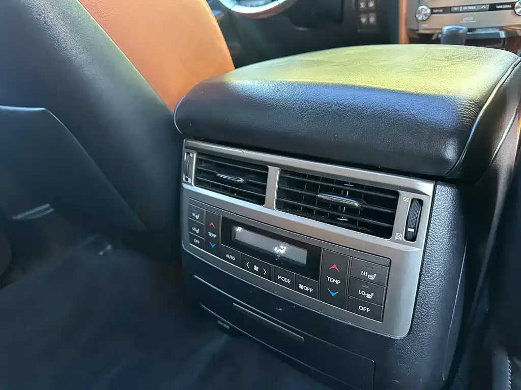 Lexus LX — миниатюра 28