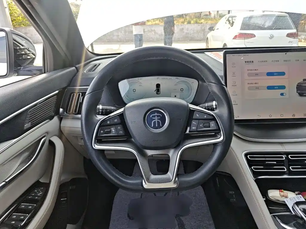 BYD PLUS New Energy — миниатюра 11