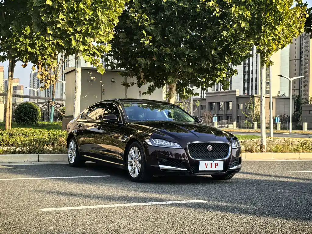 Jaguar XFL — миниатюра 3