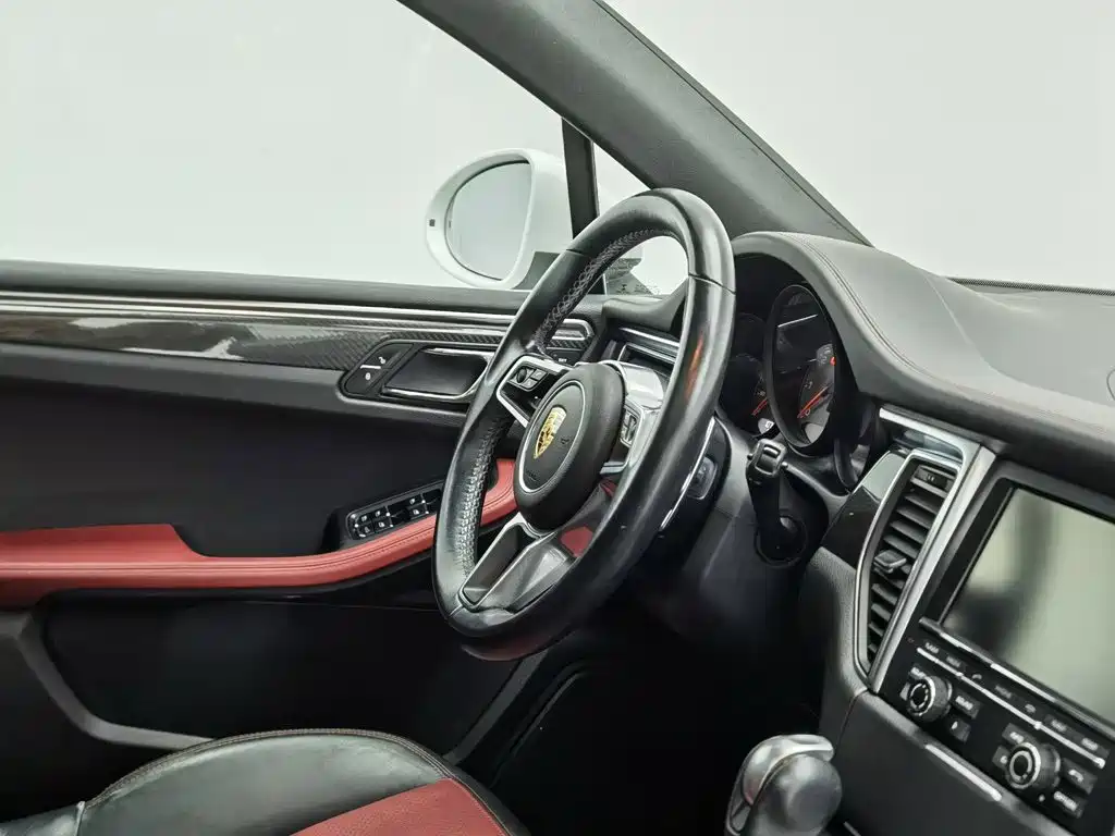 Porsche Macan — миниатюра 22