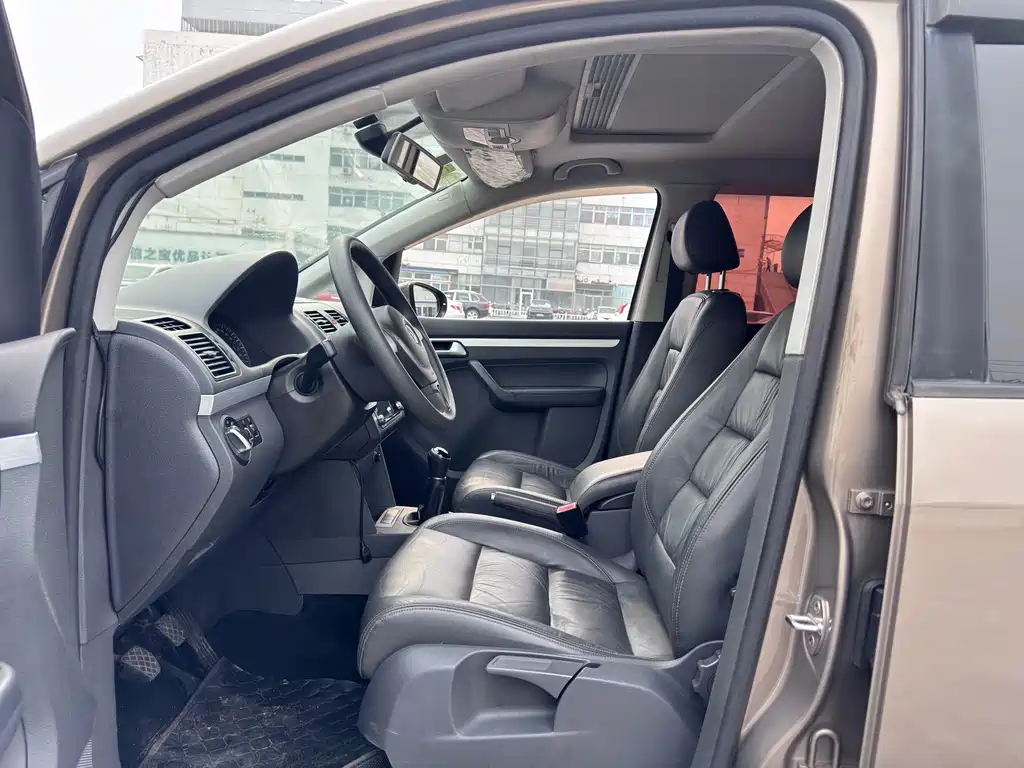 Volkswagen Touran — миниатюра 7