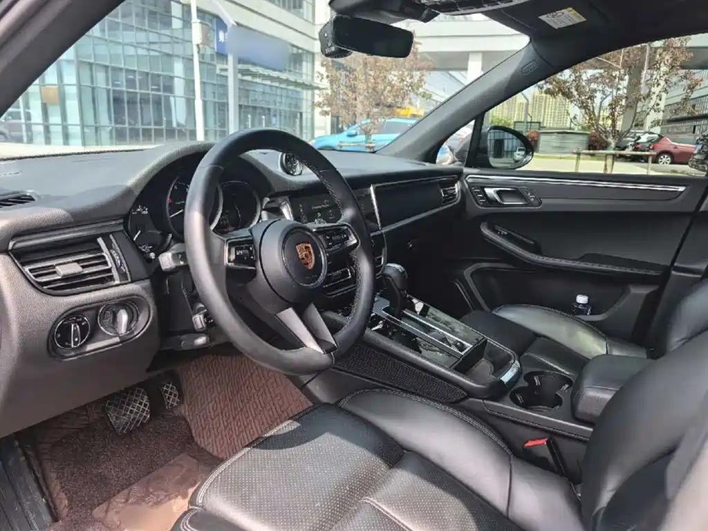 Porsche Macan — миниатюра 13