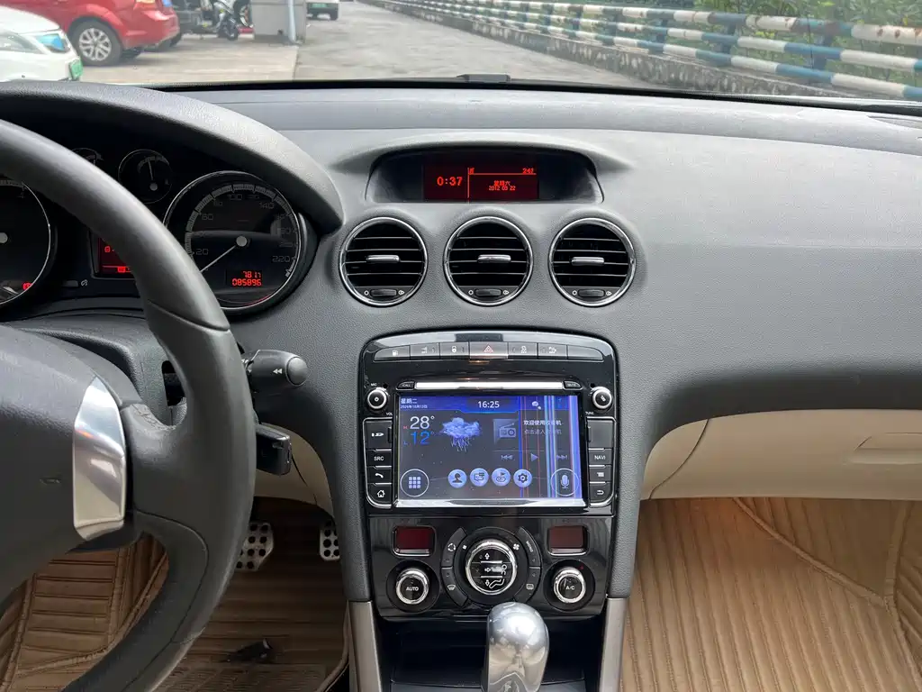 Peugeot 408 — миниатюра 13