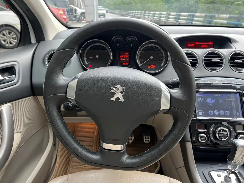 Peugeot 408 — миниатюра 15