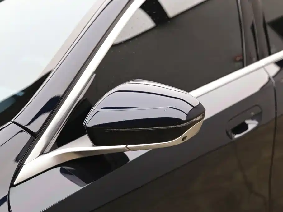 BMW 5 Series — миниатюра 27