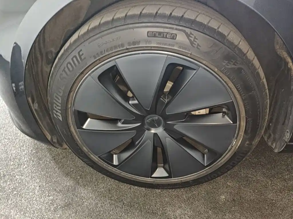 Tesla Model 3 — миниатюра 23