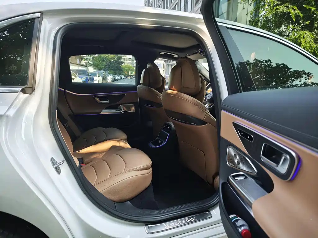 Mercedes-Benz E-Class — миниатюра 8