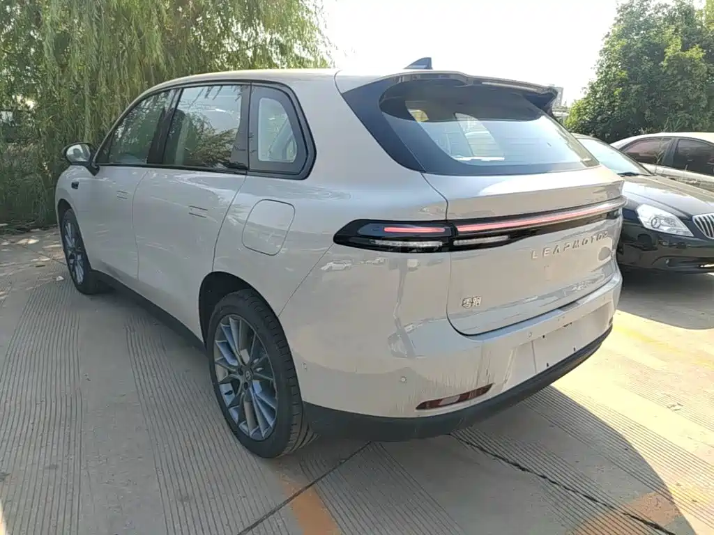 Leapmotor Leapmotor C10 — миниатюра 5