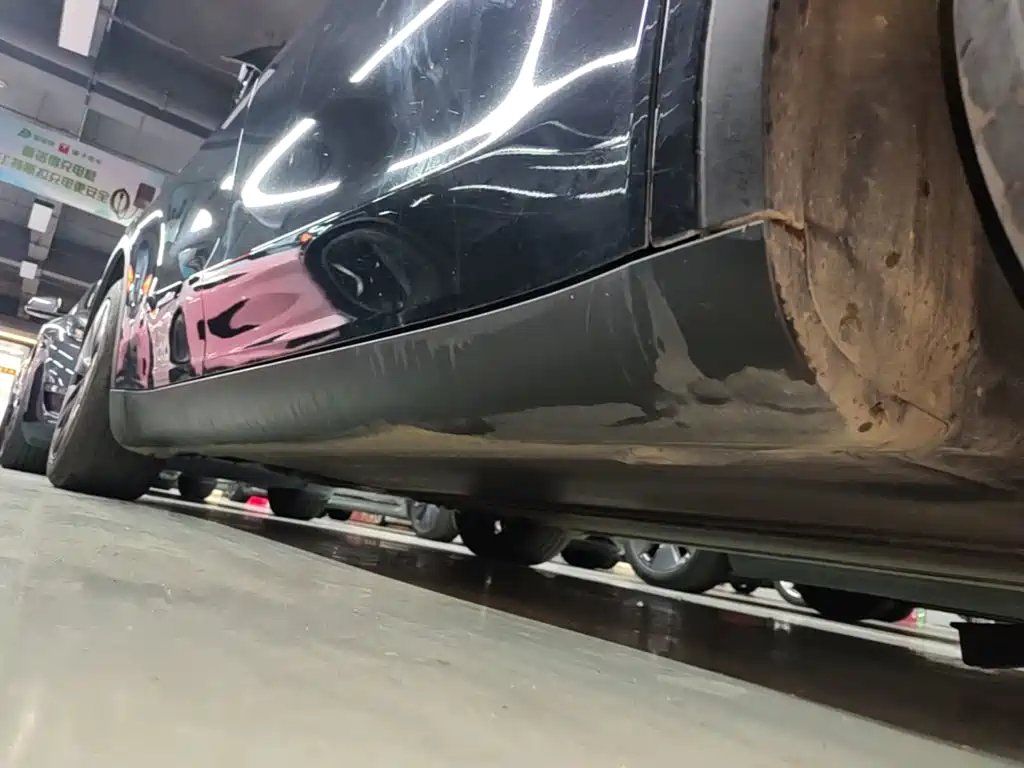 Tesla Model Y — миниатюра 21
