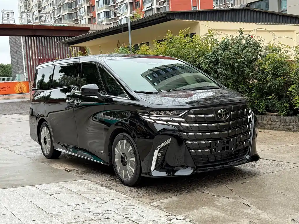 Toyota Alphard — миниатюра 6