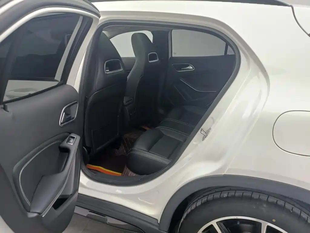 Mercedes-Benz GLA — миниатюра 8