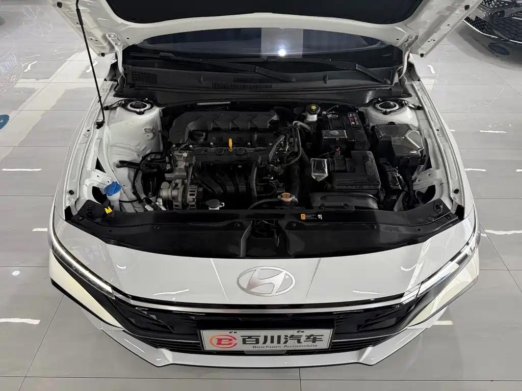 Hyundai Elantra — миниатюра 15