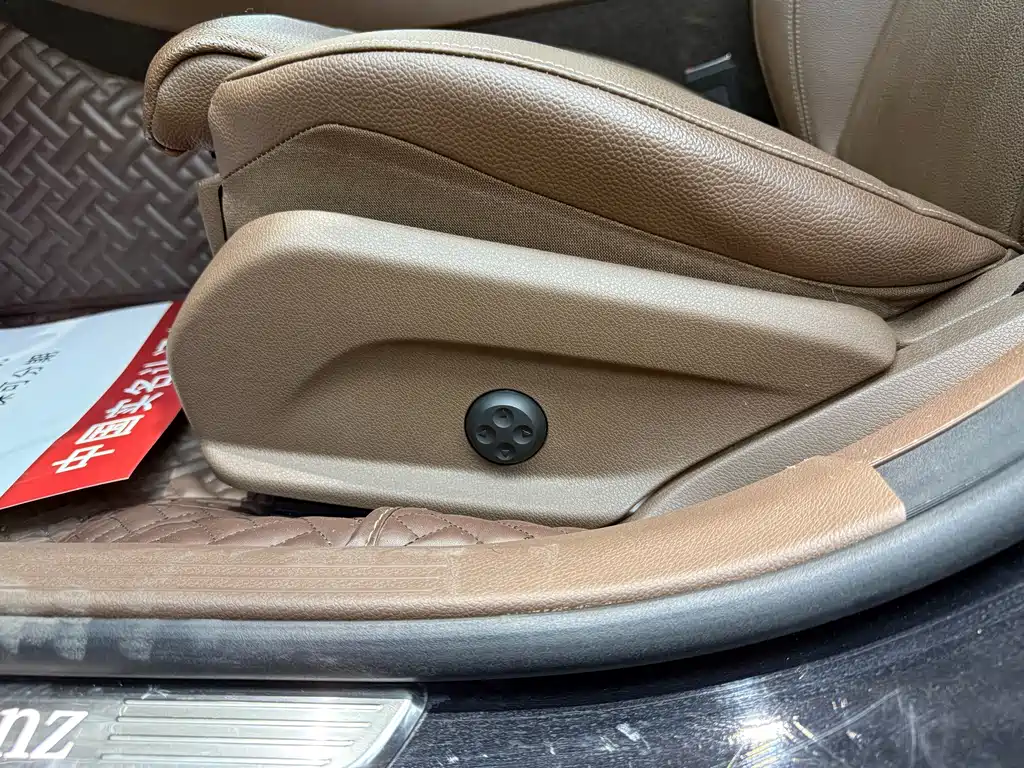 Mercedes-Benz E-Class — миниатюра 23