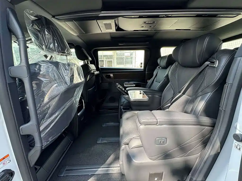 Toyota Alphard — миниатюра 11
