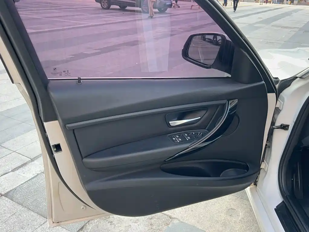 BMW 3 Series — миниатюра 5
