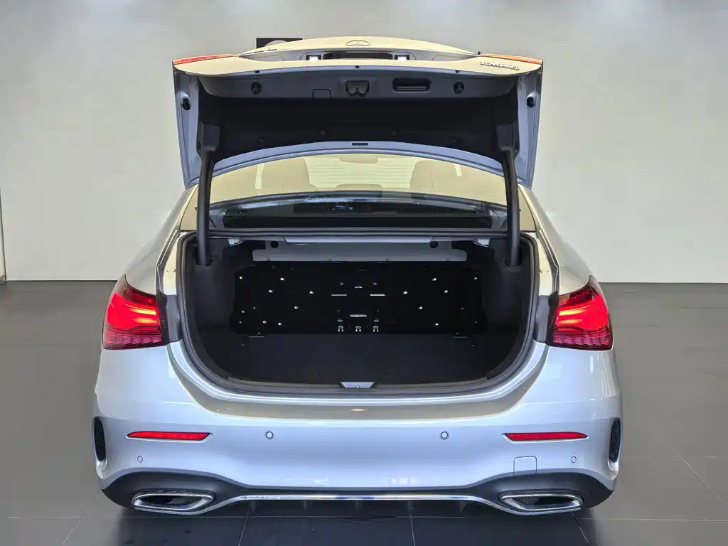 Mercedes-Benz A-Class — миниатюра 6