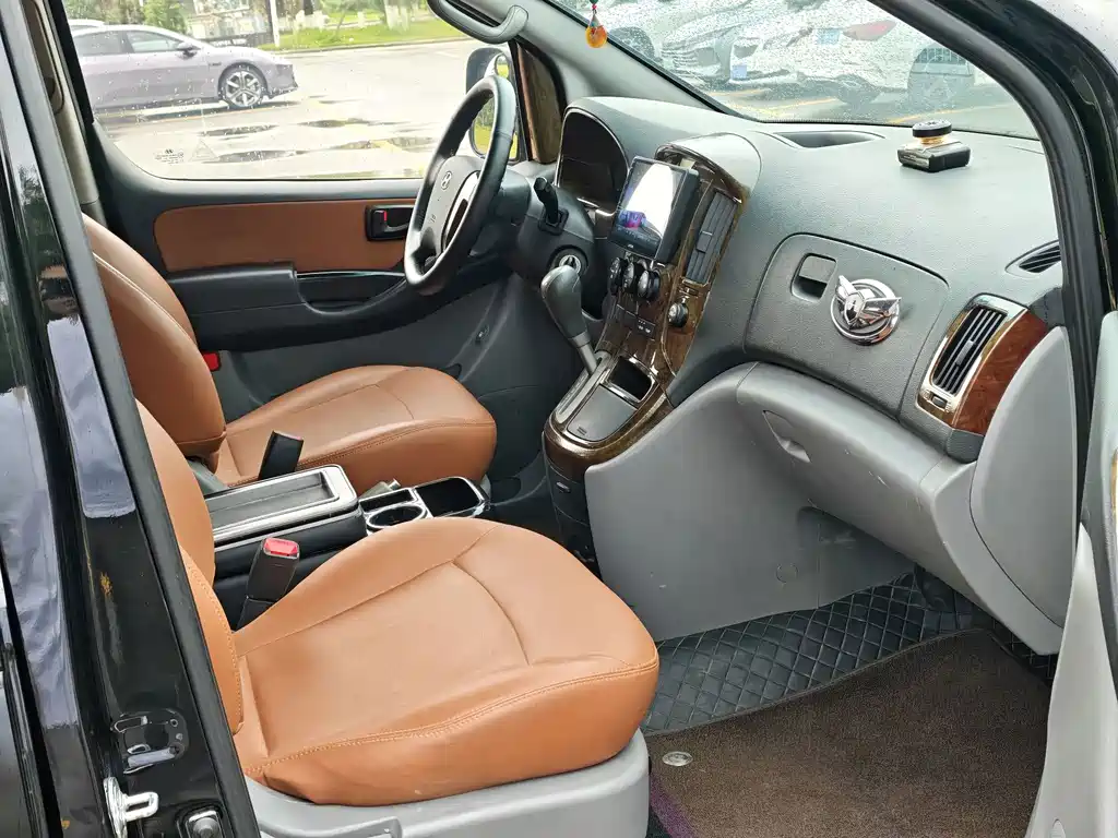 Hyundai H-1 — миниатюра 6
