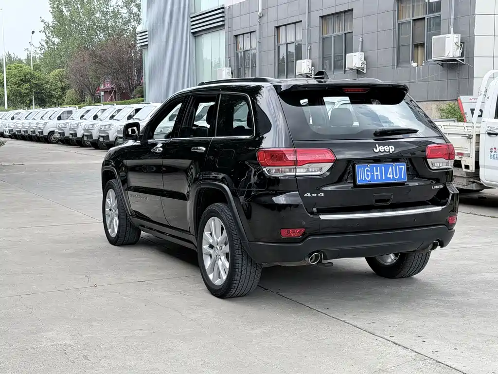 Jeep Grand Cherokee (Import) — миниатюра 14