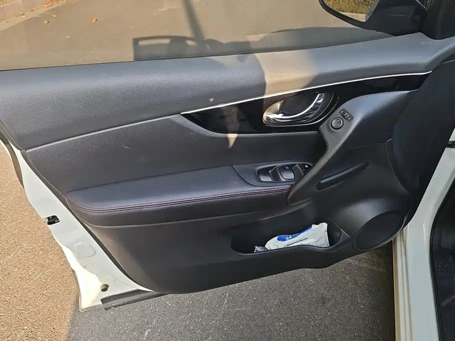 Nissan Qashqai — миниатюра 7