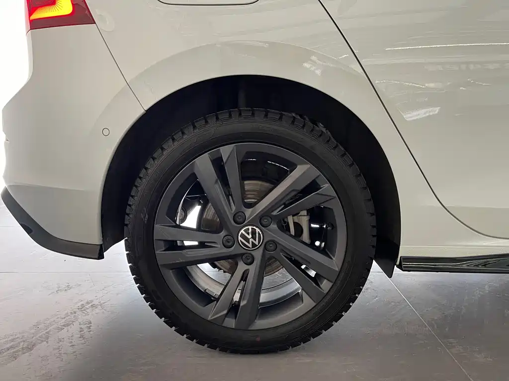 Volkswagen Golf — миниатюра 10