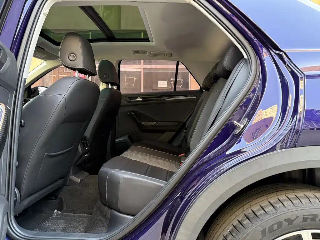 VOLKSWAGEN T ROC EXPLORING SONGS