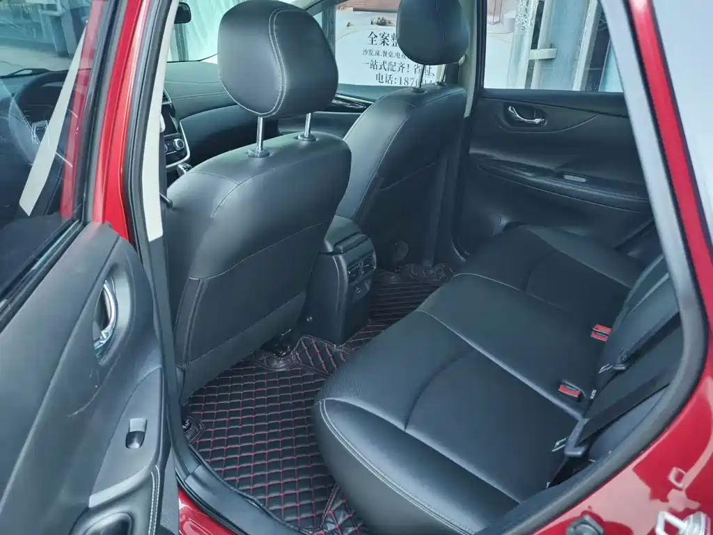 Nissan Tiida — миниатюра 9