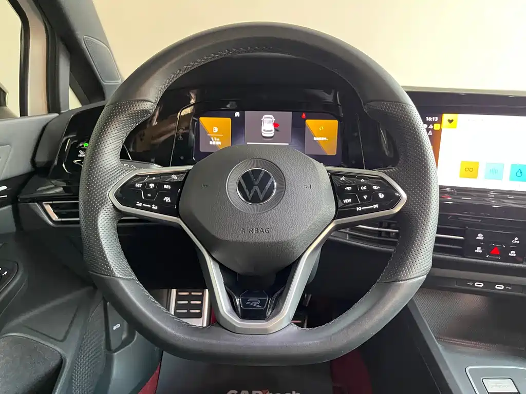 Volkswagen Golf — миниатюра 31