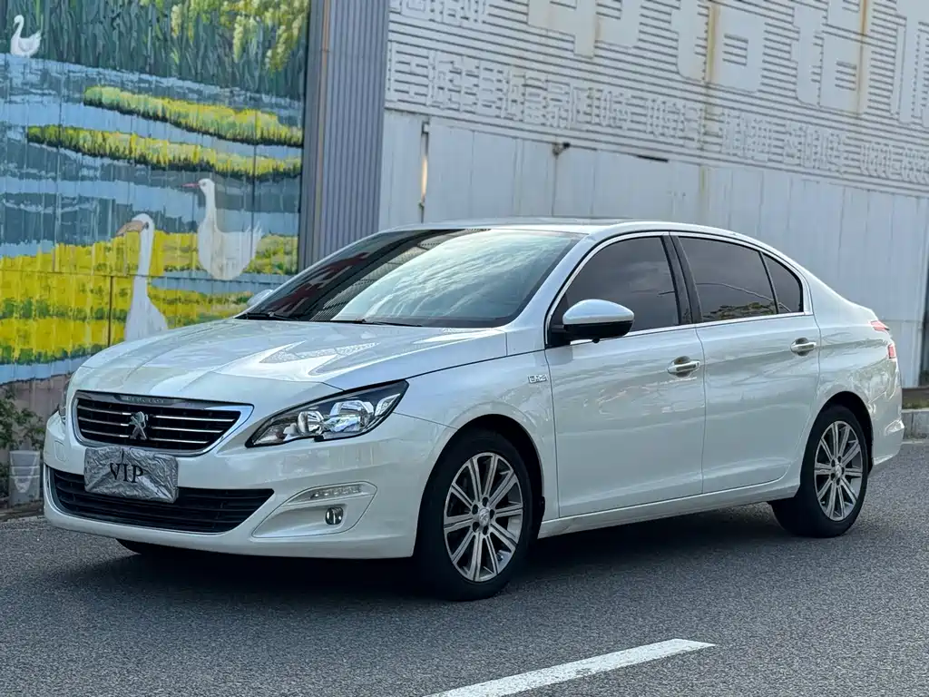 PEUGEOT 408