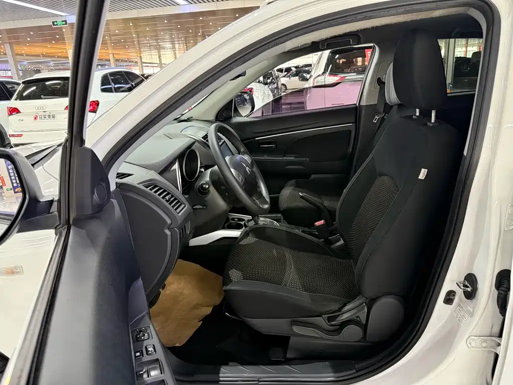 Mitsubishi ASX — миниатюра 7