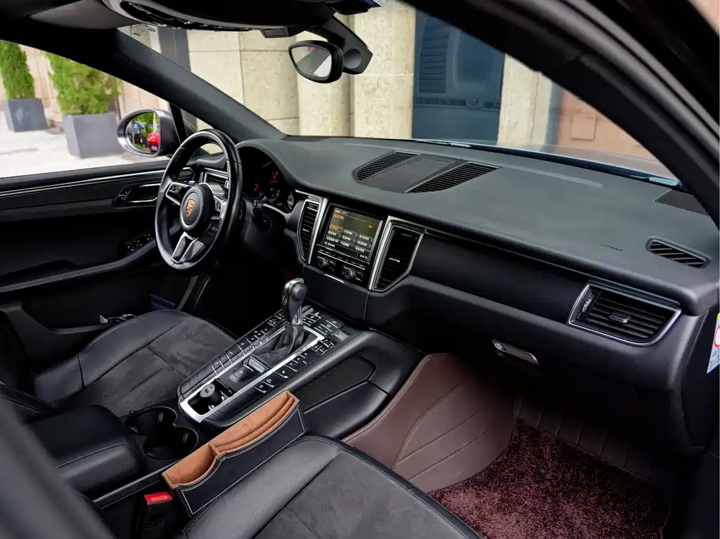 Porsche Macan — миниатюра 18
