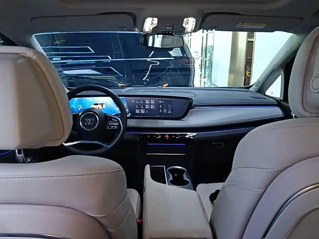 Buick GL8 — миниатюра 10