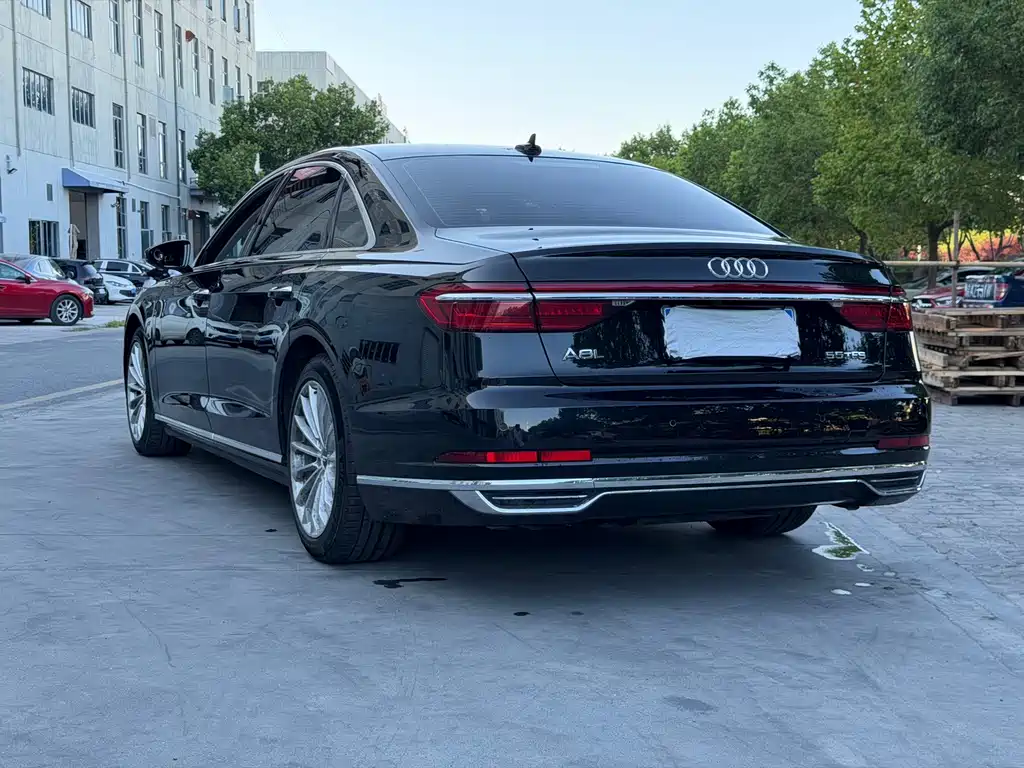 Audi A8 — миниатюра 16