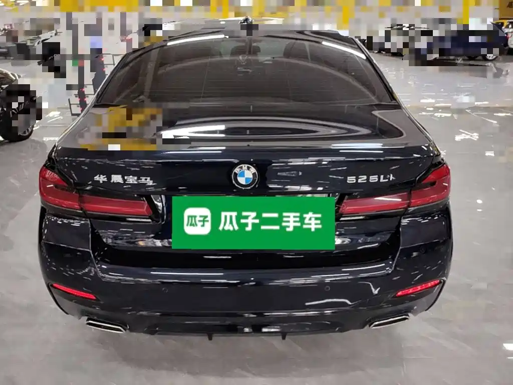 BMW 5 Series — миниатюра 6