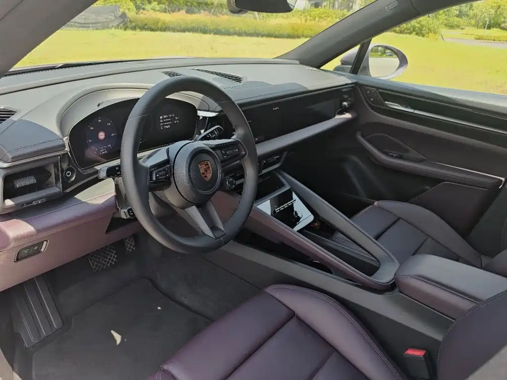 Porsche Macan EV — миниатюра 9