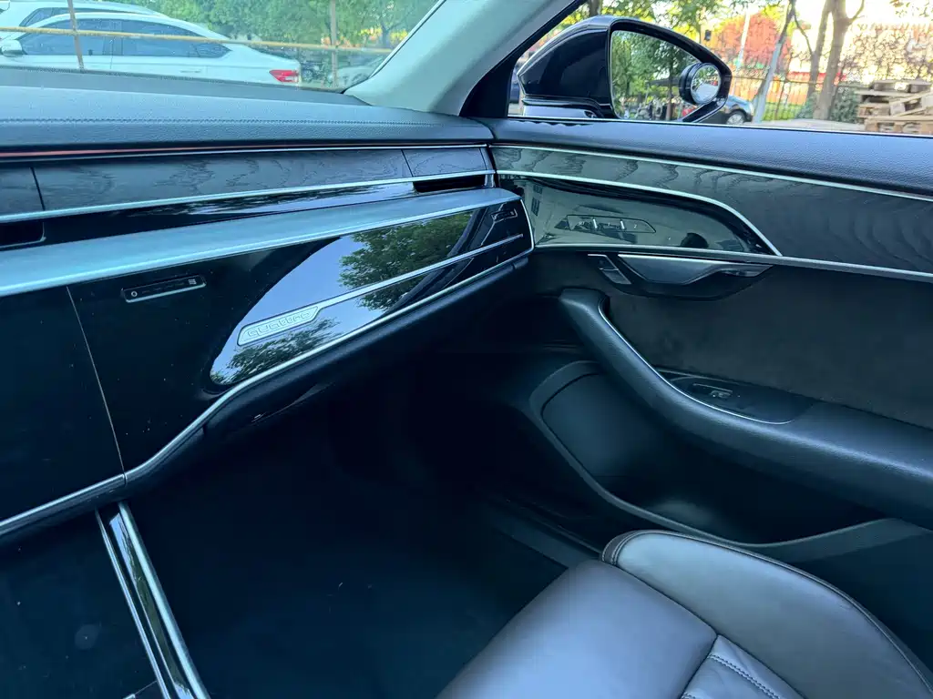 Audi A8 — миниатюра 6