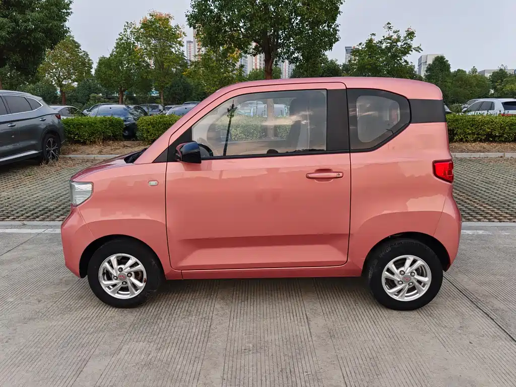 Wuling MINIEV — миниатюра 4