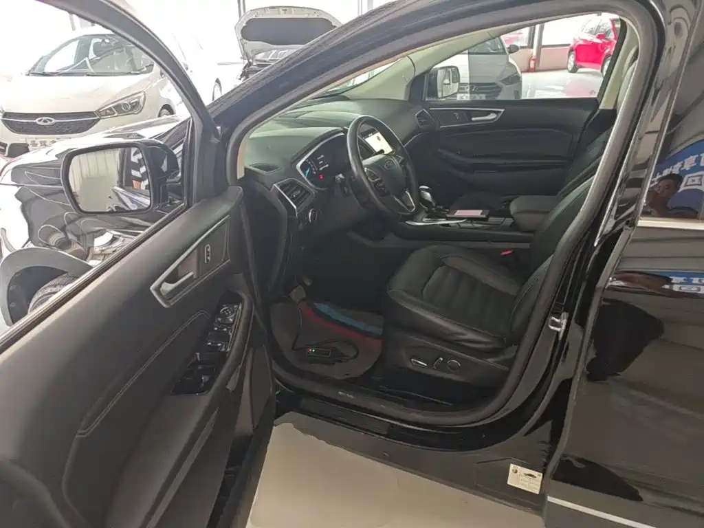Ford Edge — миниатюра 16