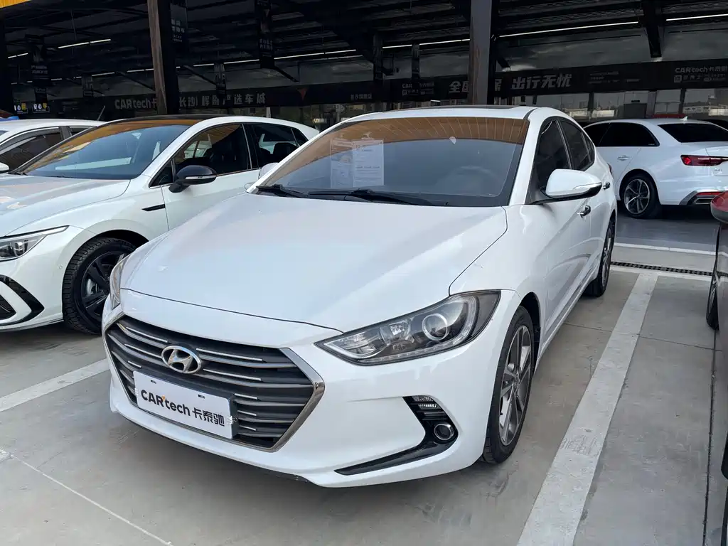 Hyundai Elantra — миниатюра 10