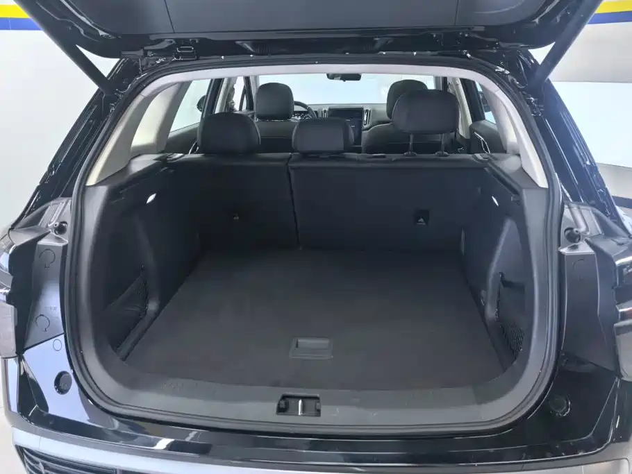 Hongqi Hongqi HS3 PHEV — миниатюра 4