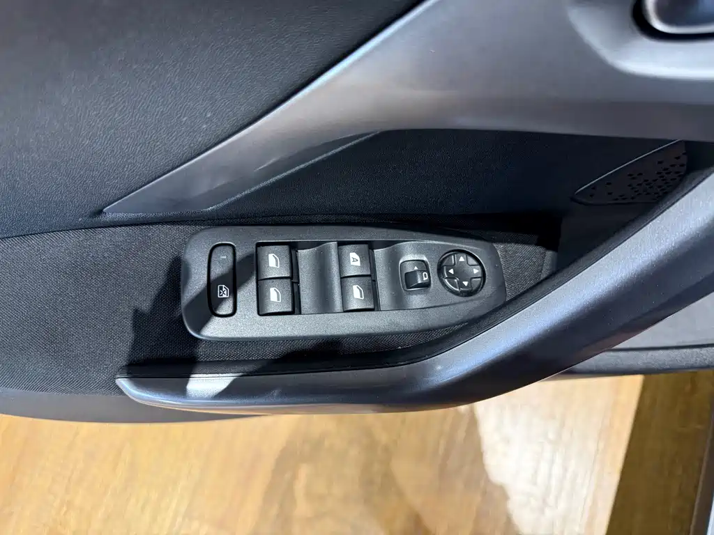 Peugeot 2008 — миниатюра 14
