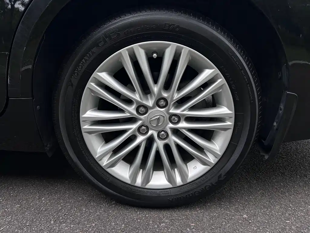 Lexus ES — миниатюра 8