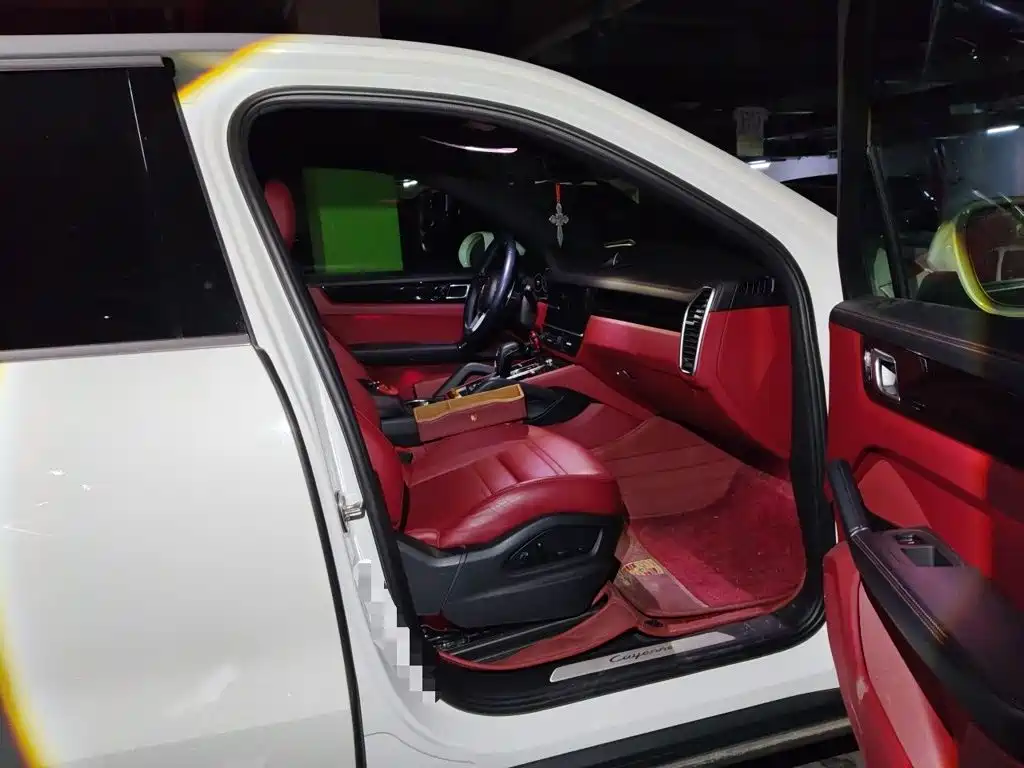 Porsche Cayenne — миниатюра 17
