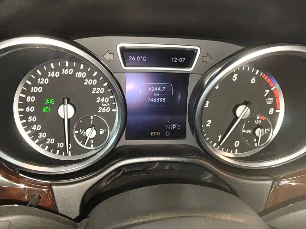 Mercedes-Benz M-Class — миниатюра 8