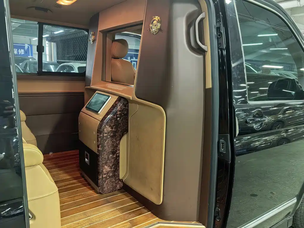 Volkswagen Caravelle — миниатюра 7