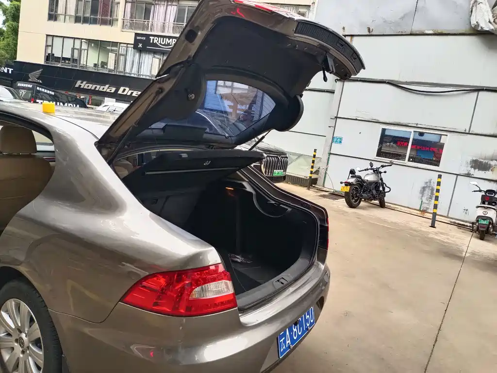 Skoda Superb — миниатюра 21