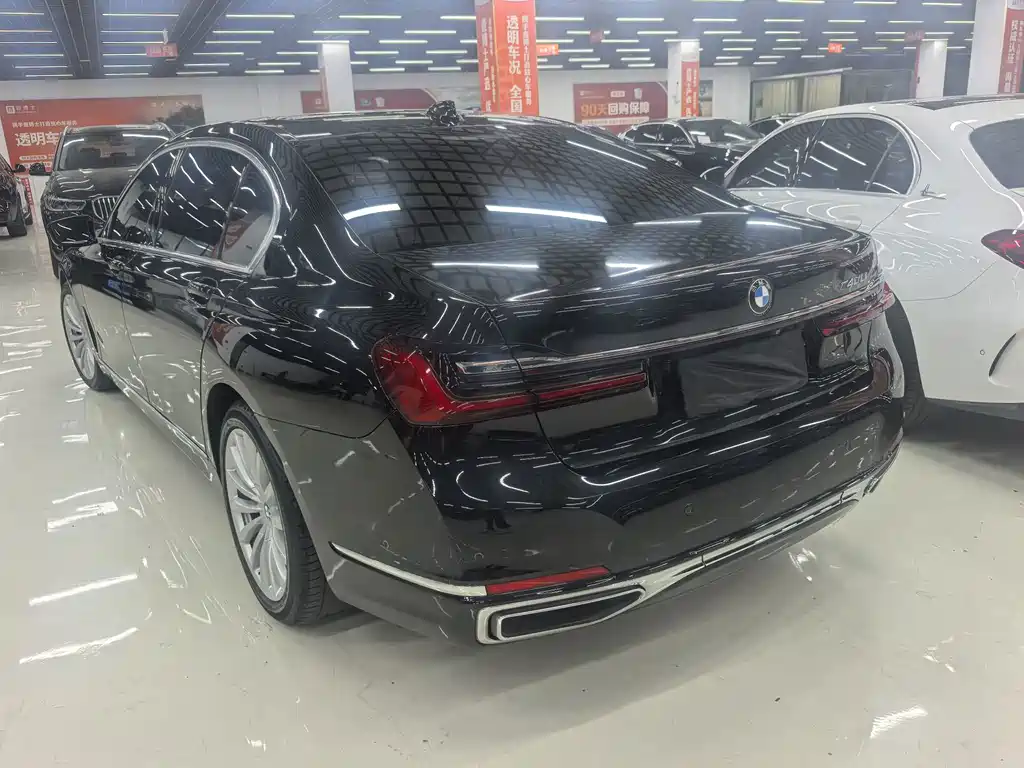 BMW 7 Series — миниатюра 8