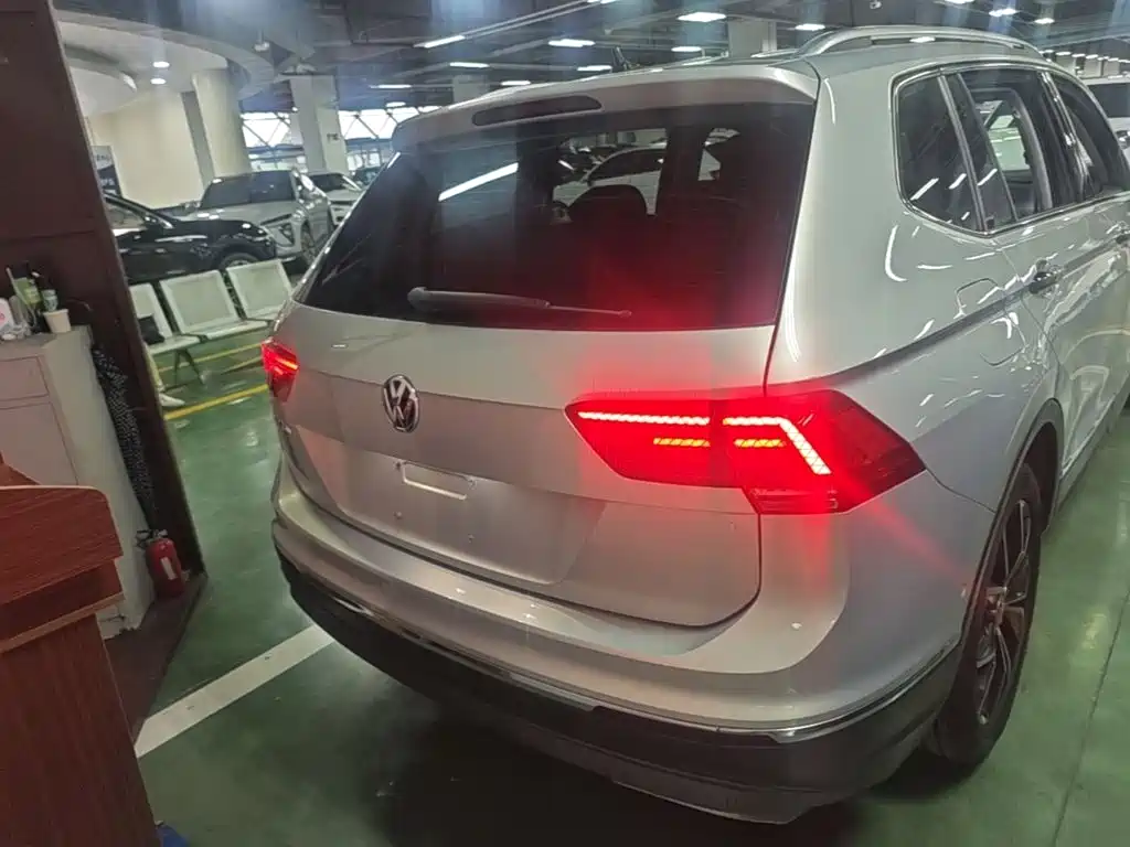 Volkswagen Tiguan L — миниатюра 6