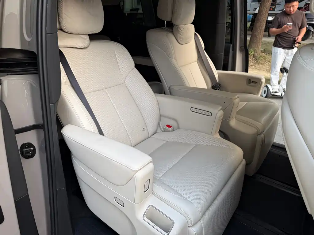 Li Auto Li MEGA — миниатюра 14