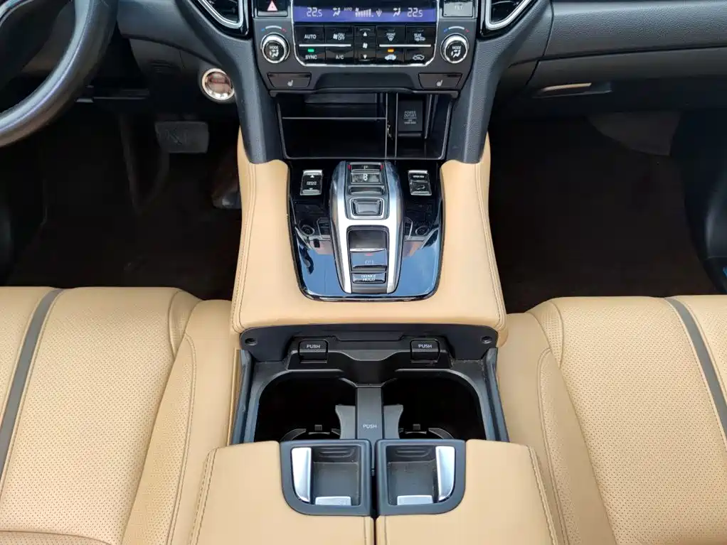 Honda UR-V 370TURBO 4WD Premium Edition, фото 14