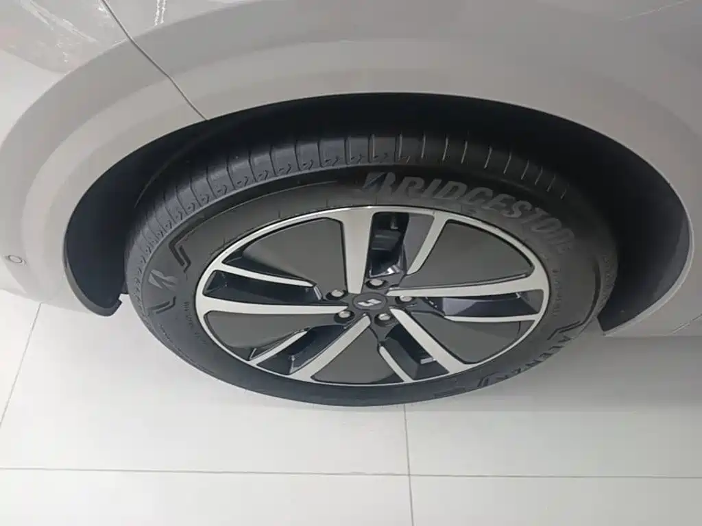 Li Auto Li L6 — миниатюра 23